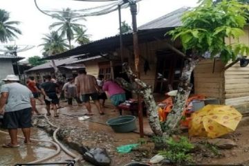 Pusdalops Sumut: 10 rumah terendam banjir Mandailing Natal