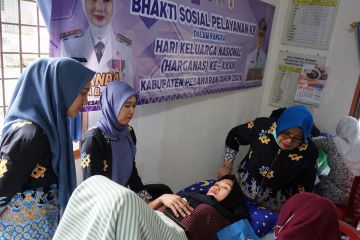 Pelayanan KB gratis memperingati hari keluarga nasional