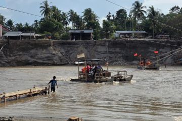 Pemkab pastikan jembatan terdampak banjir di Bireuen dibangun kembali