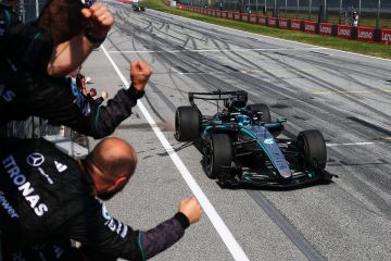 Russel optimistis bertahan di Mercedes setelah Max perpanjang kontrak