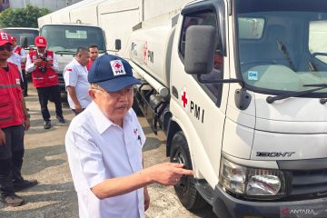 PMI libatkan masjid - gereja distribusikan bantuan nasional air bersih