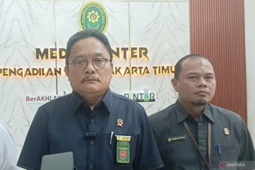 PN Jaktim siapkan tenda dan layar TV saat sidang dokter Tifa