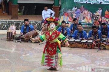 Maestro tari Betawi Kartini Kisam akui dulunya pemalu