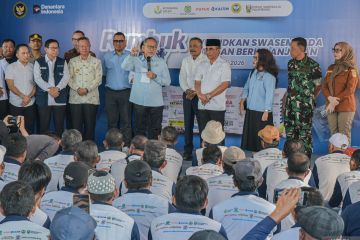 BANTUAN PUPUK UNTUK PETANI SIGI