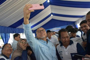 BANTUAN PUPUK UNTUK PETANI SIGI
