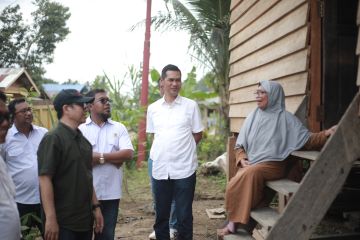 Alumni UGM serahkan 26 unit huntara untuk korban bencana Aceh Tamiang