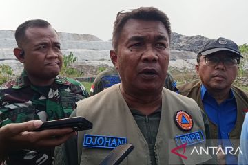 BNPB: 50 persen kebakaran lahan TPA Jatiwaringin berhasil dipadamkan