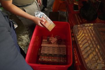 Pemkab Lamongan-Bea Cukai sita 9.108 batang rokok ilegal