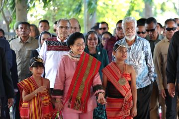 Megawati kunjungan ke Timor Leste, disambut Ramos-Horta dan Xanana