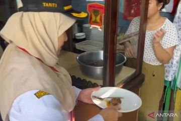 Sudin KPKP sidak dua tempat yang diduga jual daging anjing di Jakbar