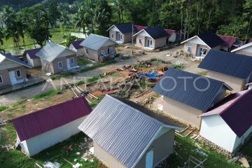 Percepatan pembangunan huntap di Padang