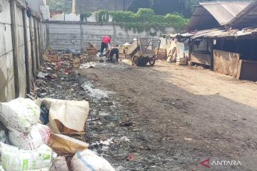 DKI kemarin, edukasi cegah TBC hingga tumpukan sampah di Cakung