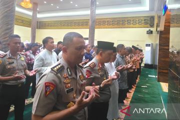 Polda Gorontalo gelar shalat ghaib untuk almarhum Rachmat Gobel