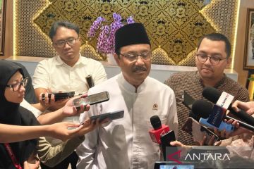 Humaniora kemarin, serba-serbi MPLS di Indonesia hingga bansos cair