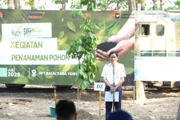 KAI Tanam 25 Pohon di Balai Yasa Yogyakarta, Total 99.785 Pohon Sejak 2022
