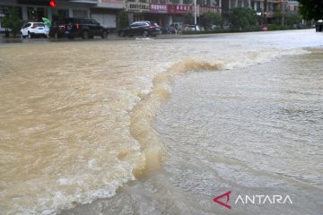 Ratusan warga timur laut China di evakuasi di tengah ancaman banjir