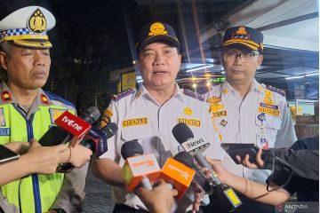Mampang-Santa masih ditutup imbas truk nyangkut di JPO Tendean