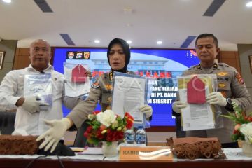 Polda Sumbar rilis kasus dugaan tindak pidana perbankan