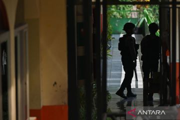 Istri dan anak peneror SDN Srengseng Sawah 15 diungsikan keluarga
