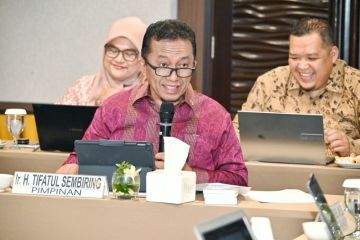BP MPR kaji sistem perekonomian nasional bersama akademisi di Padang