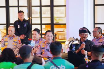 Kapolri serap aspirasi pecalang dan sopir ojol di Bali
