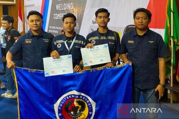 Dua mahasiswa Poliban raih prestasi diajang National Welding Competition 2026&nbsp;