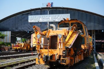 Balai Yasa Mekanik Cirebon Prujakan Jaga Keandalan 51 Mesin Perawatan Rel untuk Seluruh Jawa