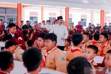 Mensos ajak orang tua siswa Sekolah Rakyat lepas dari bansos