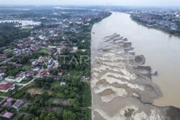 Penyusutan debit air Sungai Batanghari