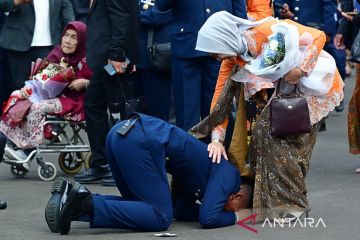 Prabowo hargai pengorbanan orang tua perwira TNI-Polri