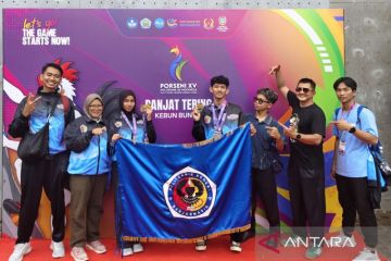 Dua atlet panjat tebing Poliban bersinar pada Porseni Politeknik se-Indonesia 2026