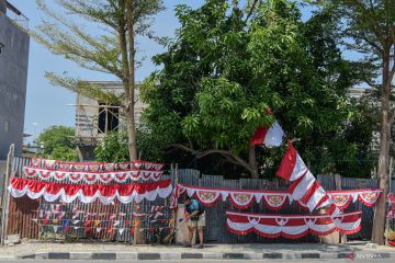 Penjualan Pernak Pernik HUT Kemerdekaan RI di Palu