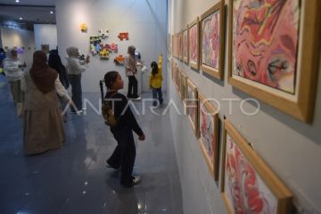 Pameran seni rupa karya anak di Padang