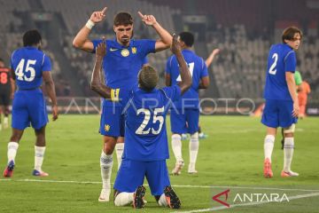 Foto - Chelsea kalahkan AC Milan di GBK Jakarta
