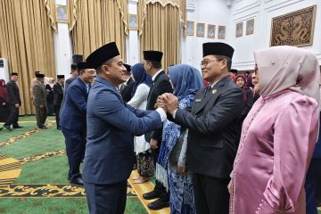 Ketua DPRD Syahrial ucapkan selamat kepada pejabat Pemkot usai dilantik