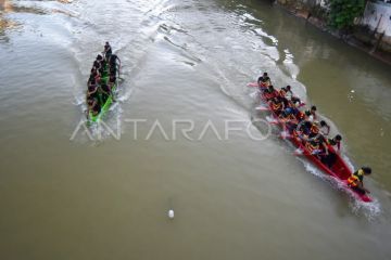 Selaju sampan tradisional di Padang