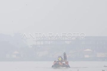 Berangkat sekolah melewati kawasan kabut asap