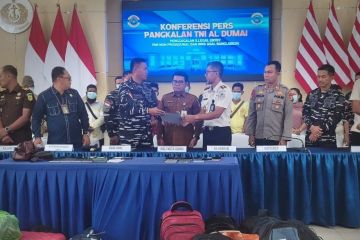 TNI AL kejar tekong bawa 16 orang secara ilegal dari Malaysia