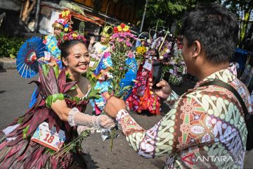 Keseruan Gebyar Bunga 2026, parade kostum hingga ondel-ondel raksasa
