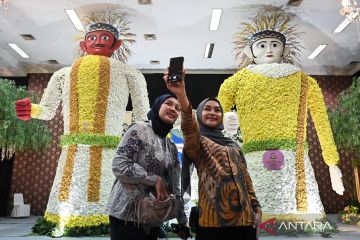 Keseruan Gebyar Bunga 2026, parade kostum hingga ondel-ondel raksasa