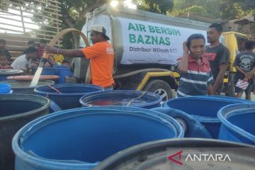 Baznas RI distribusikan air bersih untuk penyintas gempa NTT