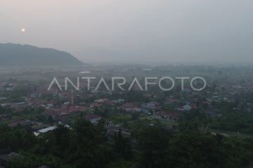 Kabut asap kembali melanda Kota Padang