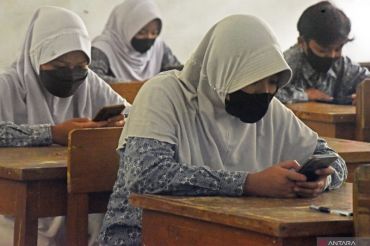 Sultra batasi siswa gunakan ponsel di sekolah