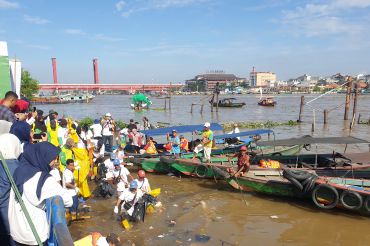 Kodim 0418/Palembang dan Pemkot bersihkan sungai dukung Program Indonesia Asri