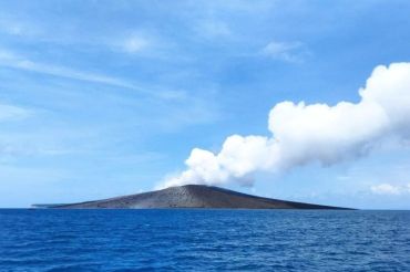 Mount Anak Krakatau activity level lowered to Level II