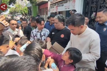 Gibran ajak Gusti Bhre blusukan ke gang-gang sempit di Solo