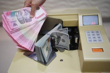 Rupiah Selasa pagi menguat jadi Rp17.715 per dolar
