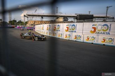 Maximilian Gunther jadi pembalap tercepat pada sesi latihan bebas perdana Formula E World Championship