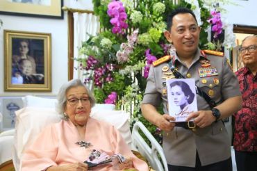 Eyang Meri, Istri mantan Kapolri Hoegeng wafat di usia 100 tahun