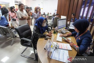 Imbas Argo Bromo Anggrek anjlok, calon penumpang antre batalkan tiket